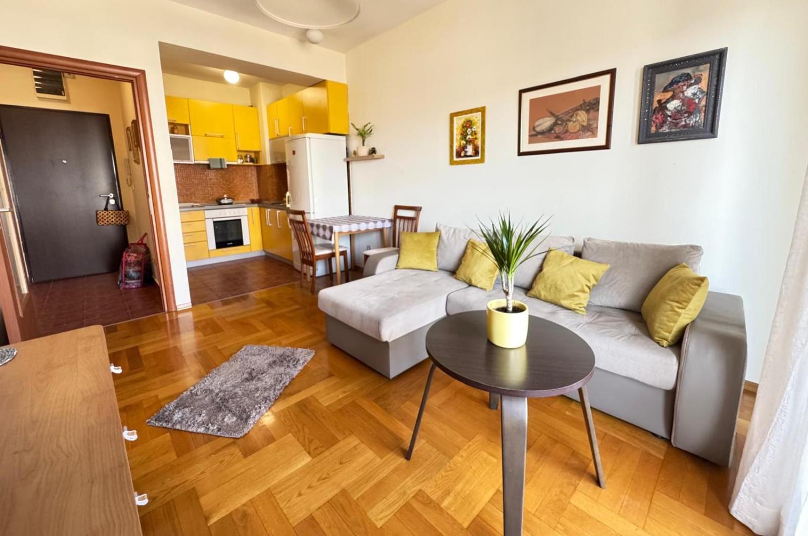 Sunny Place Podgorica Exterior photo